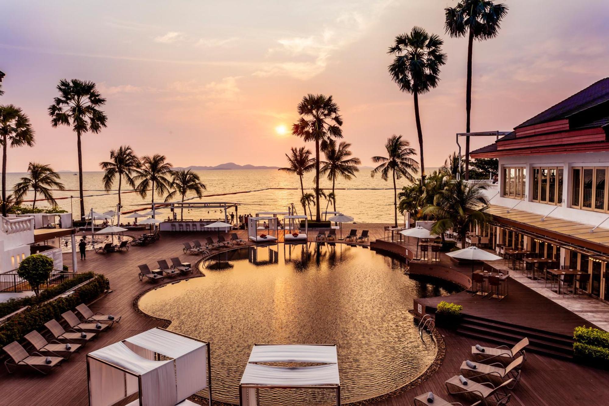 Pullman Pattaya Hotel G מראה חיצוני תמונה The beach at the Royal Paradise Hotel & Spa