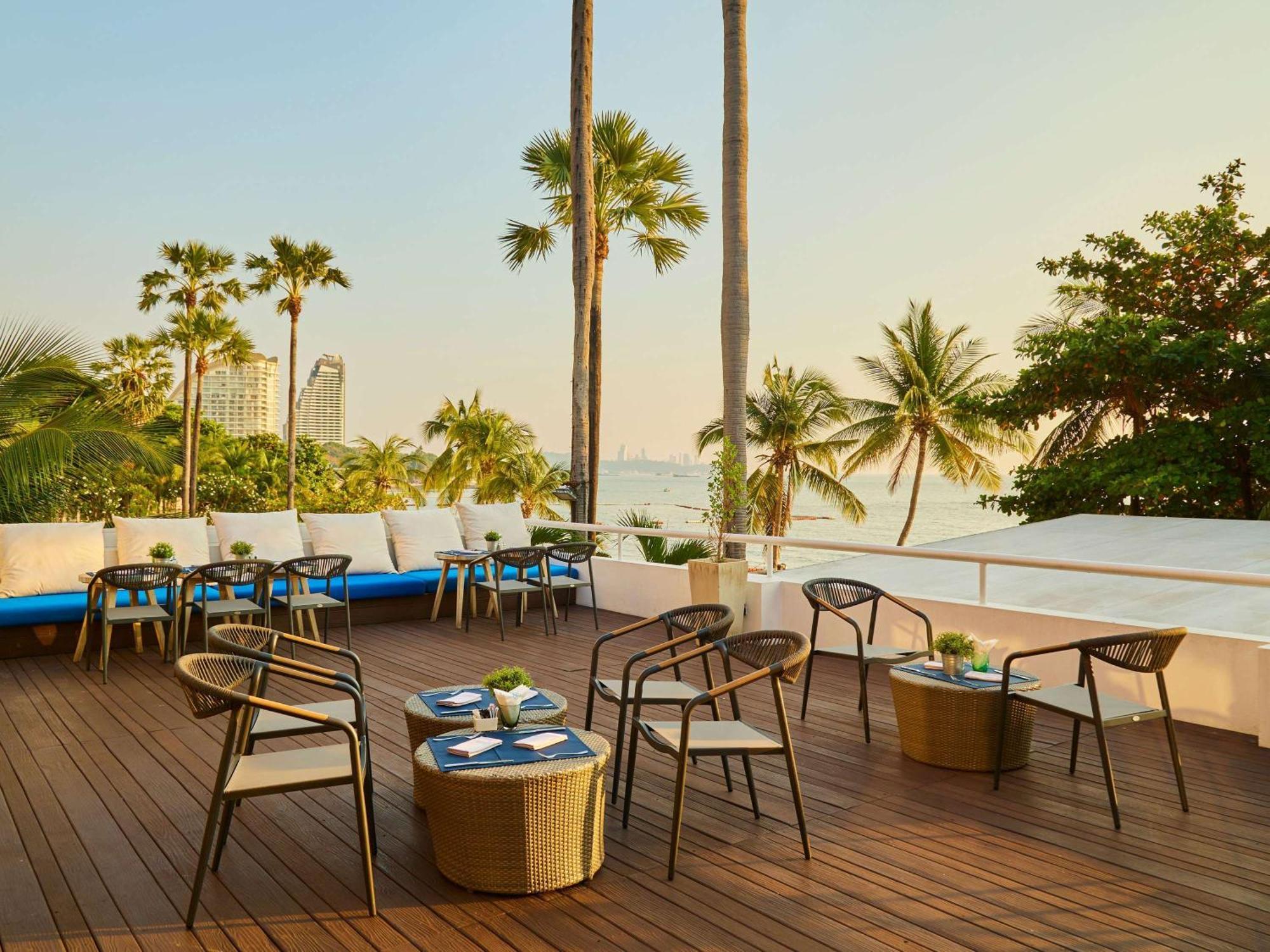 Pullman Pattaya Hotel G מראה חיצוני תמונה The Deck