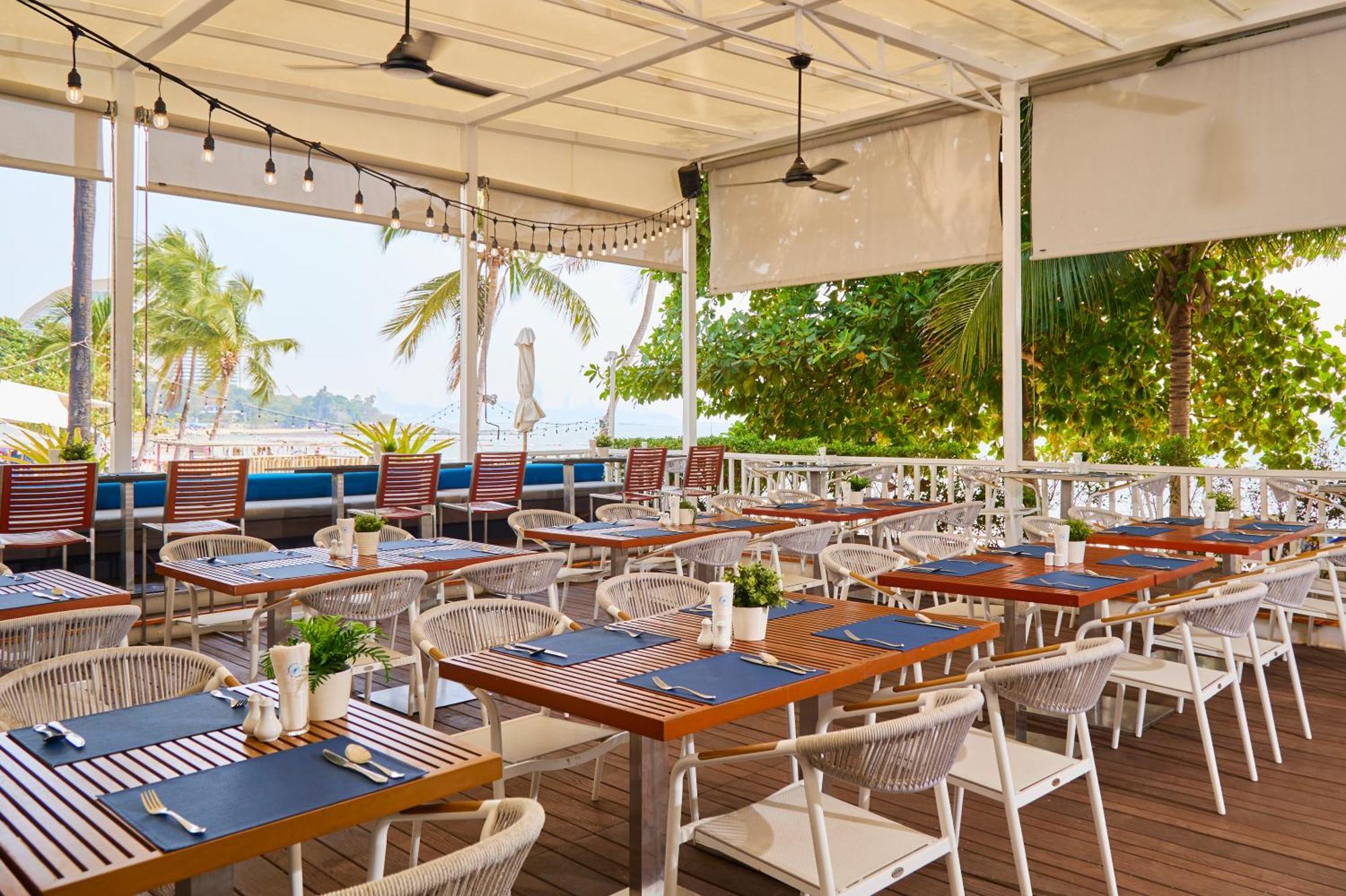 Pullman Pattaya Hotel G מראה חיצוני תמונה The Deck